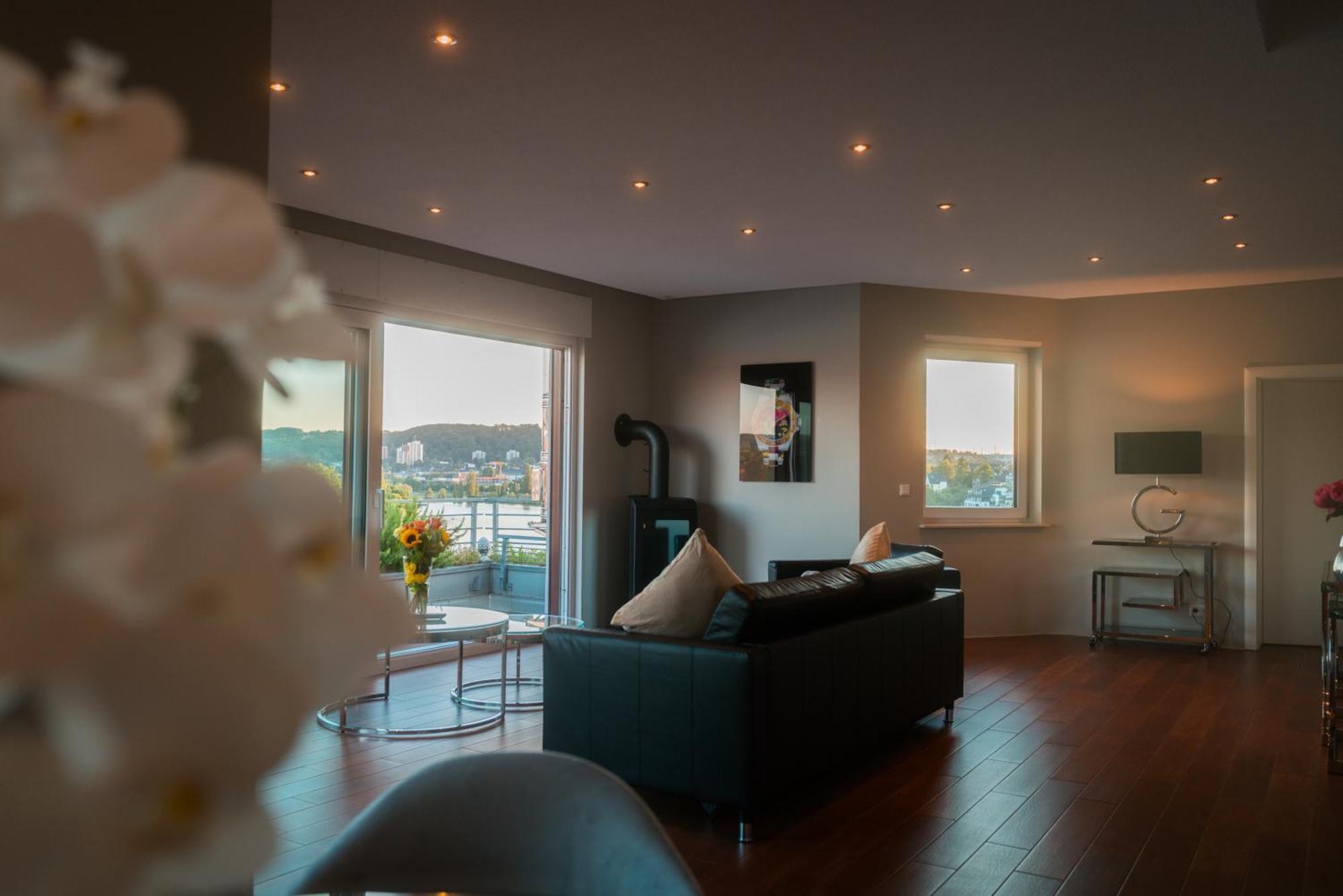 Penthouse Wohnung Mit Schoenem Moselblick In Metternich Coblenza Esterno foto