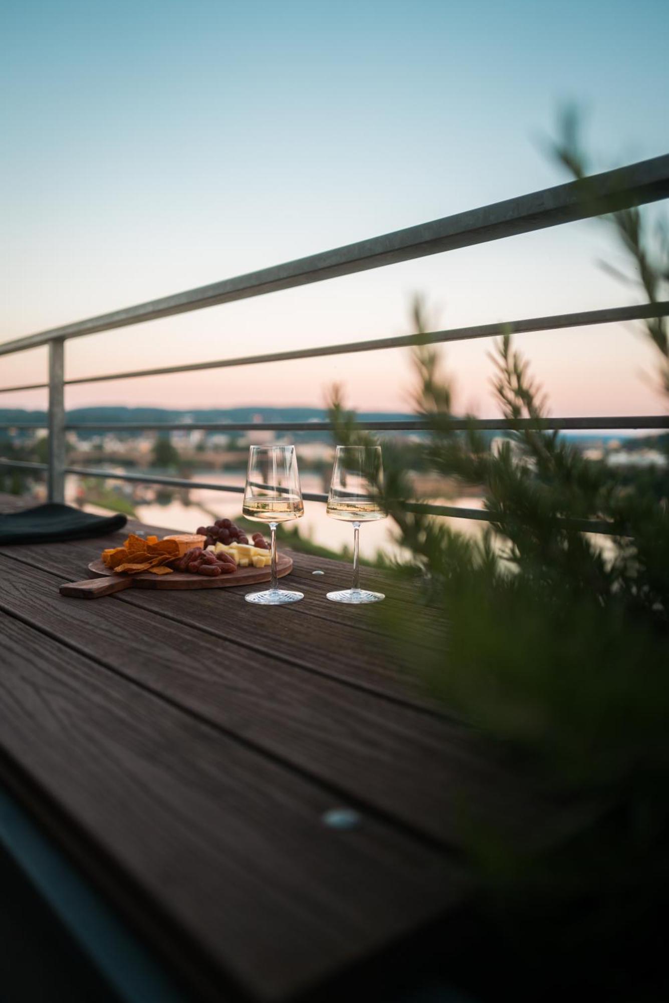 Penthouse Wohnung Mit Schoenem Moselblick In Metternich Coblenza Esterno foto