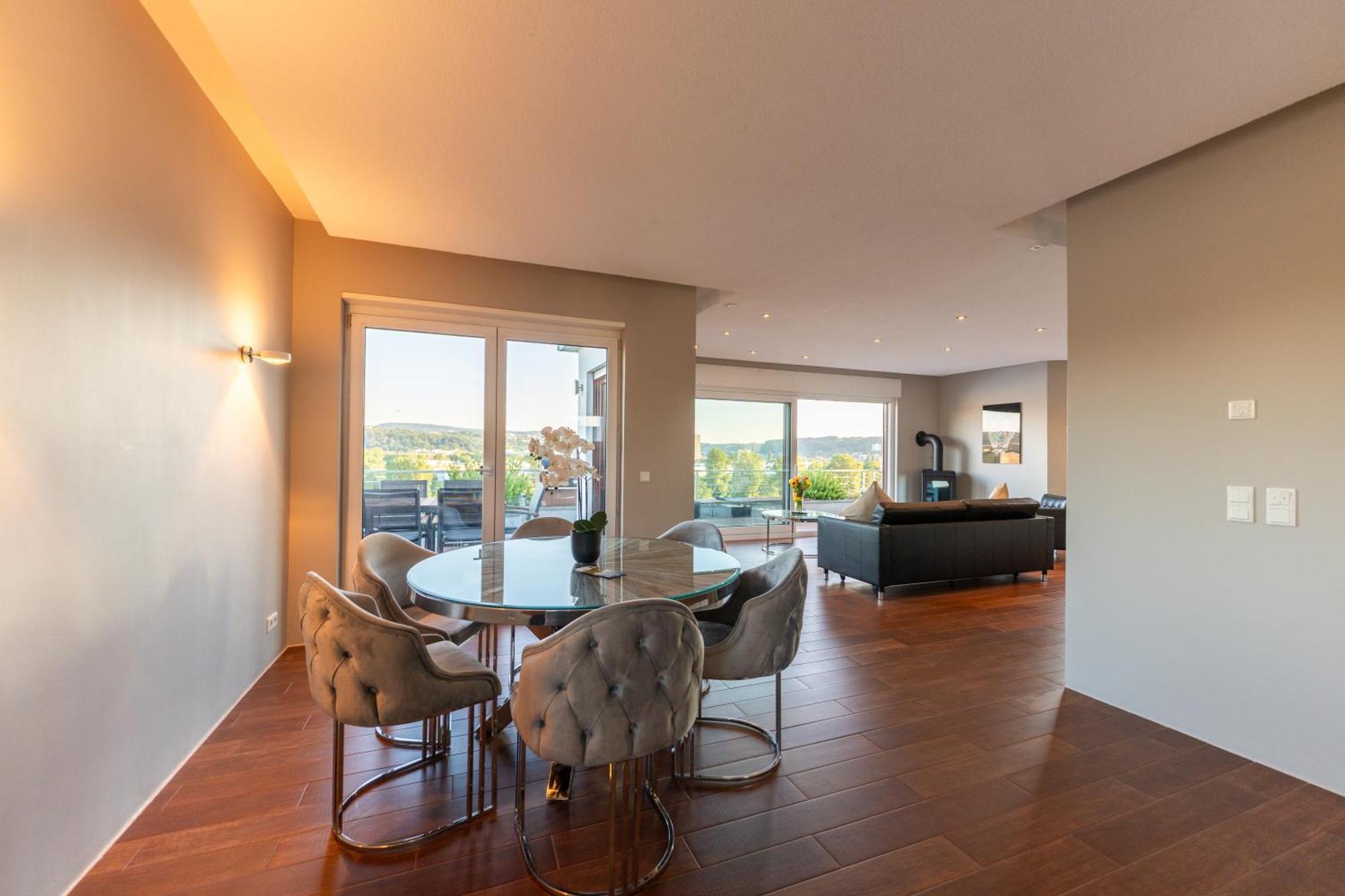 Penthouse Wohnung Mit Schoenem Moselblick In Metternich Coblenza Esterno foto