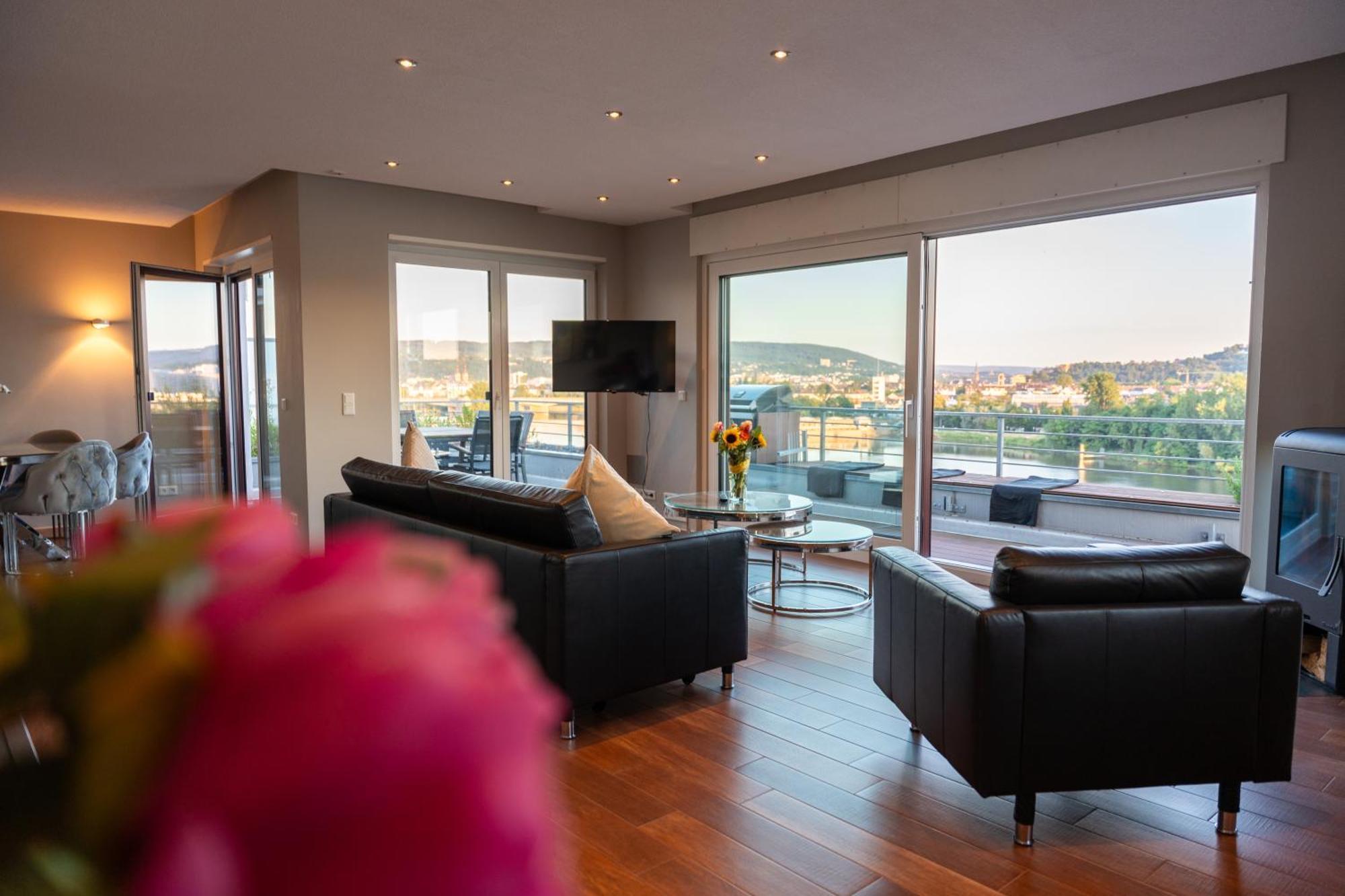 Penthouse Wohnung Mit Schoenem Moselblick In Metternich Coblenza Esterno foto