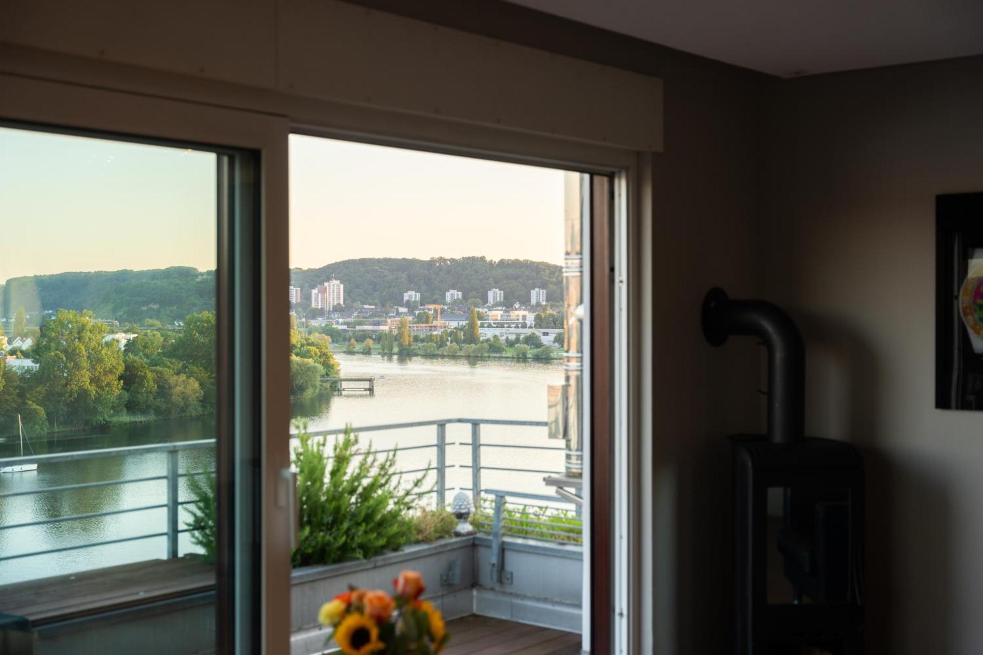 Penthouse Wohnung Mit Schoenem Moselblick In Metternich Coblenza Esterno foto