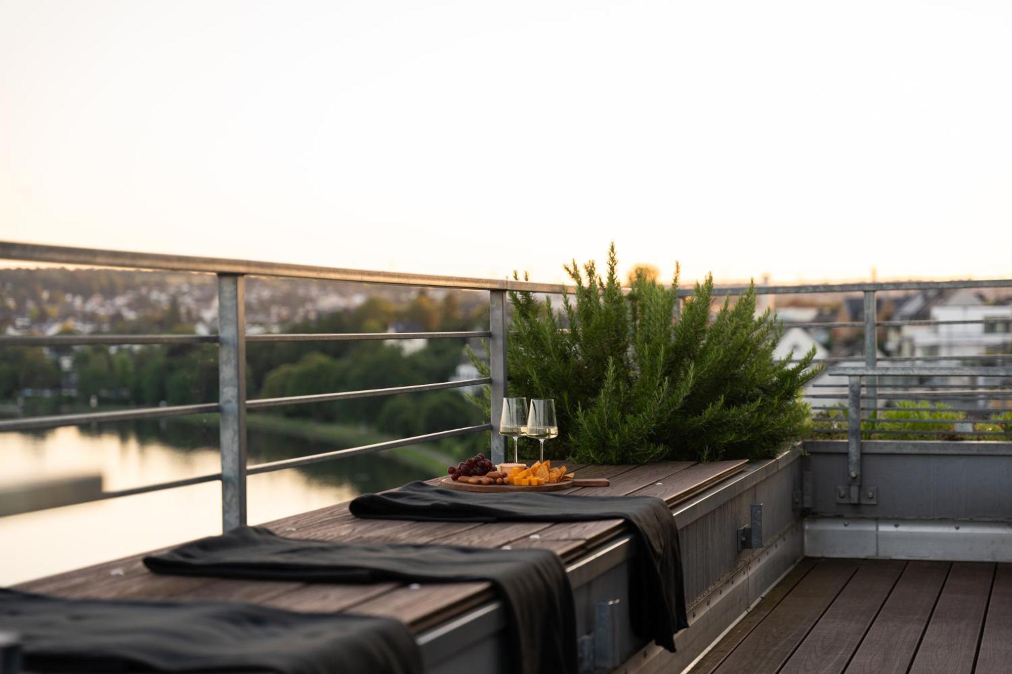 Penthouse Wohnung Mit Schoenem Moselblick In Metternich Coblenza Esterno foto